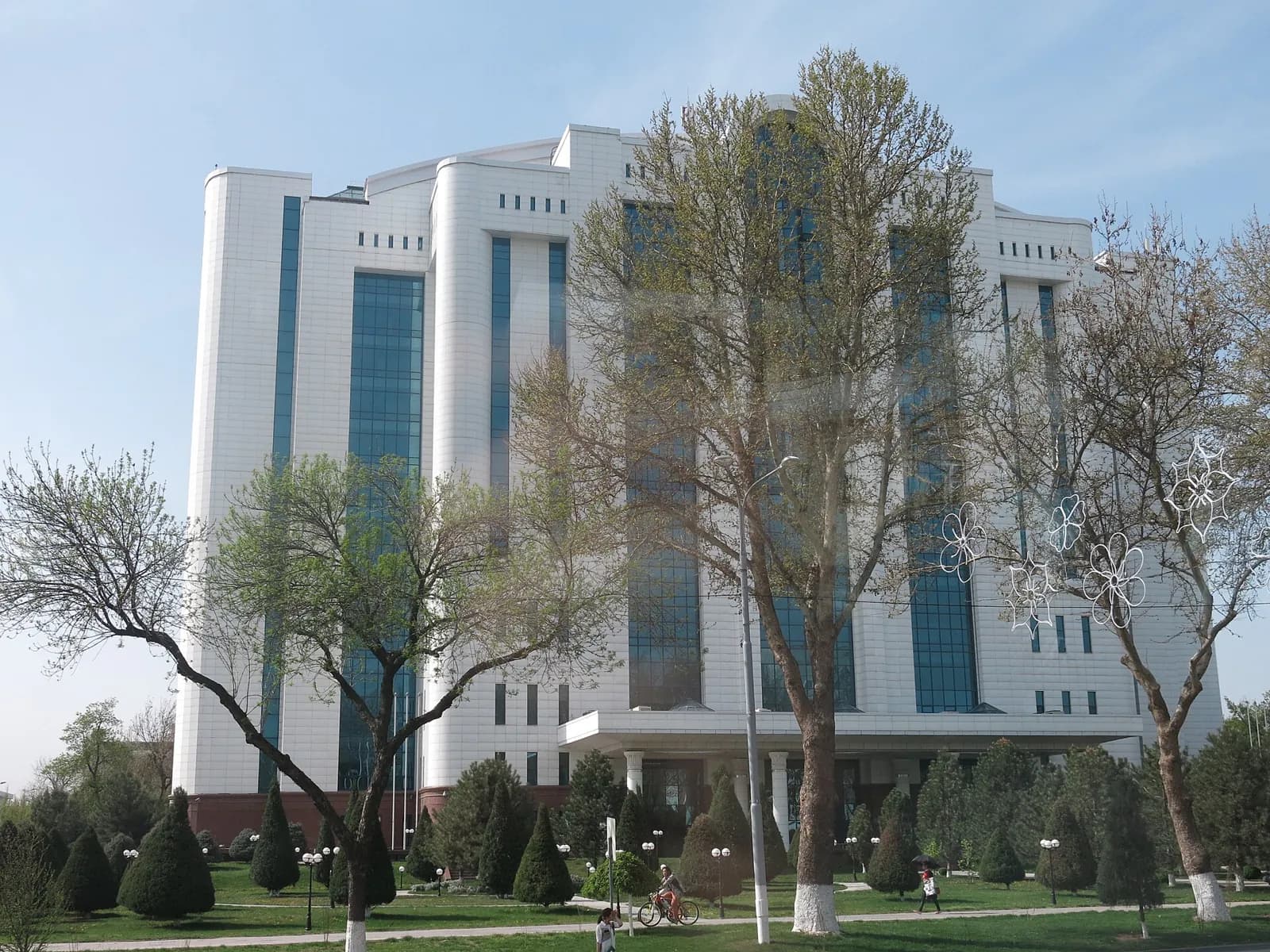 Commercial building in Tashkent