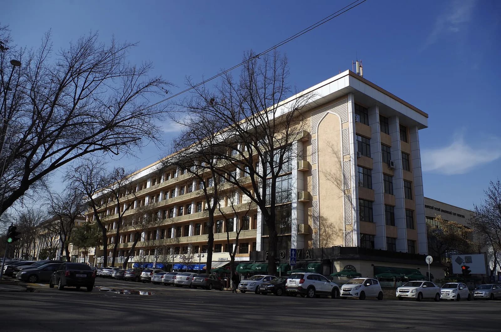 Commercial building in Tashkent
